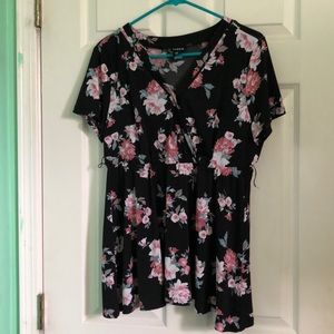 Torrid Floral Top - Size 00/10